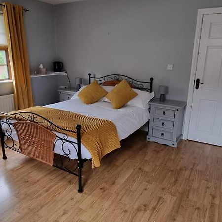 The Madden Guest House Gilford エクステリア 写真