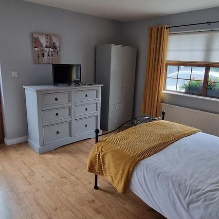 The Madden Guest House Gilford エクステリア 写真