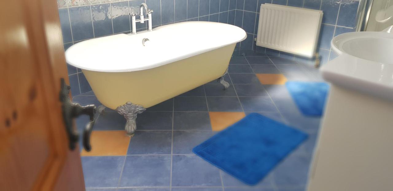 The Madden Guest House Gilford エクステリア 写真