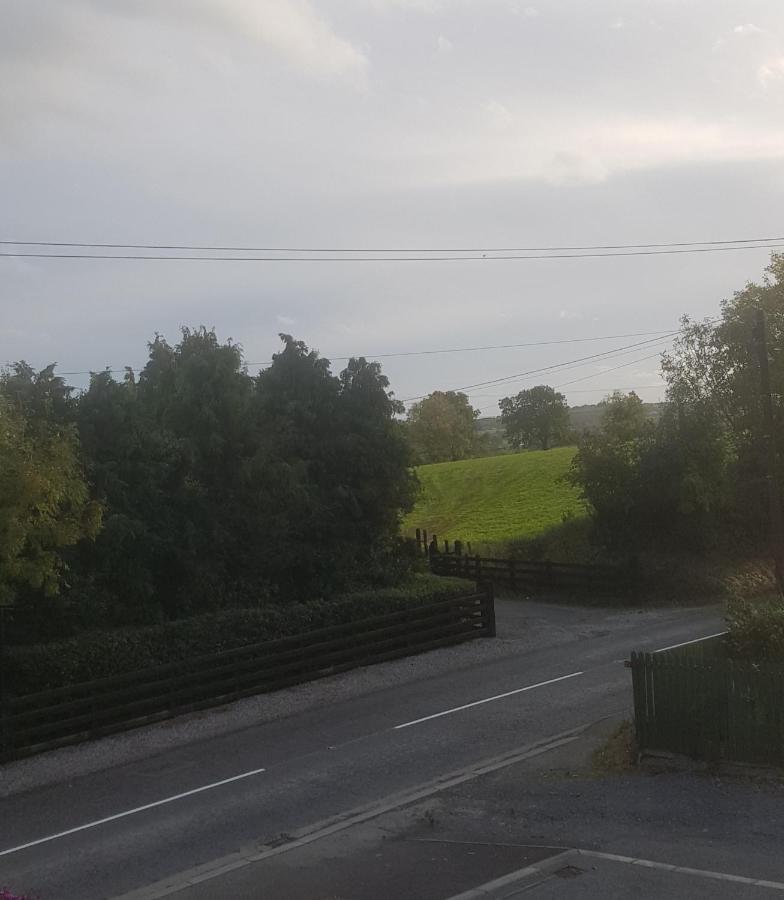 The Madden Guest House Gilford エクステリア 写真